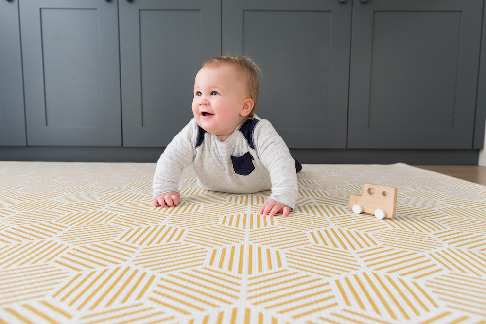 totter and tumble The Keeper luxury memory foam baby play mat in mustard honeycomb pattern, memory foam with baby tummy time reversible rug practical yet stylish for home interiors
